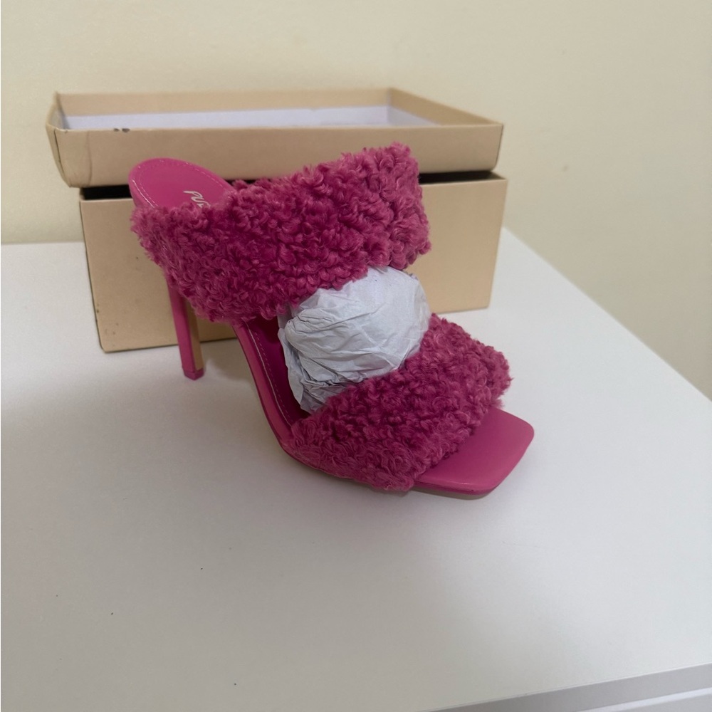 Chic Fuchsia Fuzzy Heeled Sandals POODLE